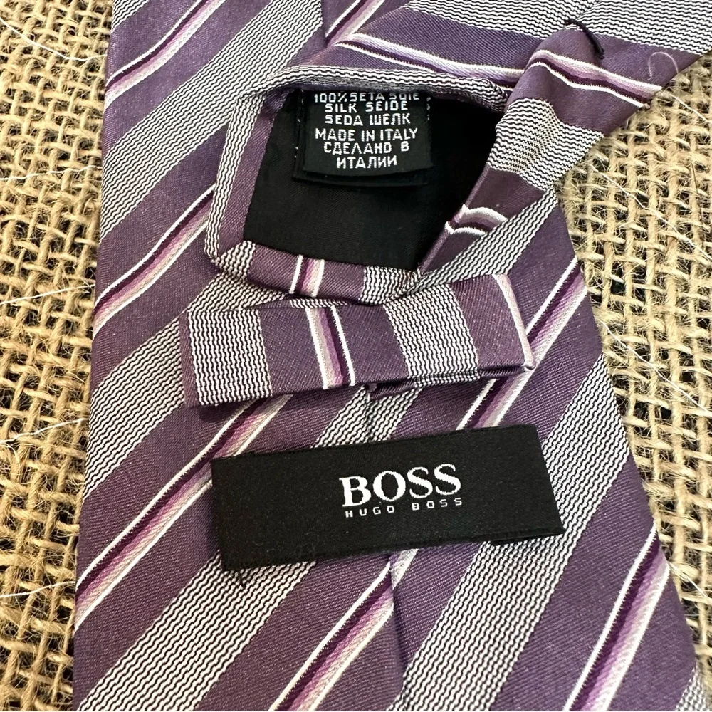 Hugo Boss 100% Silk Purple and Gray Diagonal‎ Striped Tie 3.5 in X 58 in